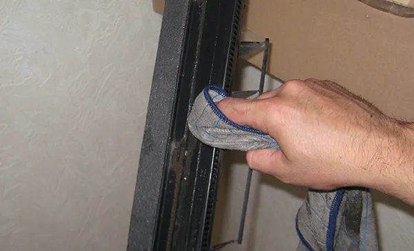 Чищення піддону дренажної системи кондиціонера